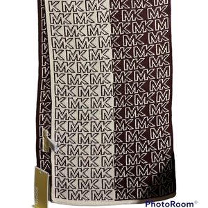Michael Kors Womens Split Logo Scarf. NWT. Burgundy.